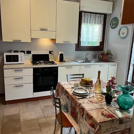 Marias House In The Center With Garden Appartamento